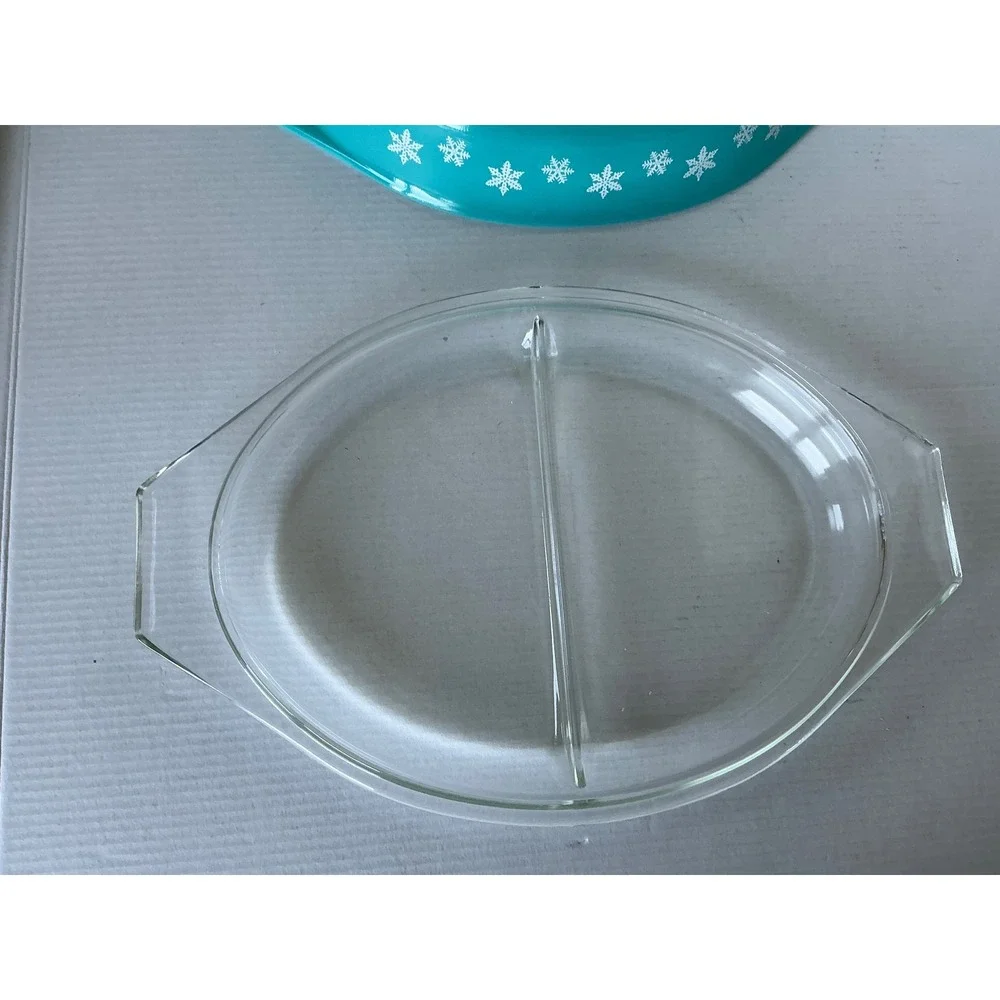 Pyrex Vintage Snowflake Divided Casserole Dish 1.5qt Turquoise MCM with Lid